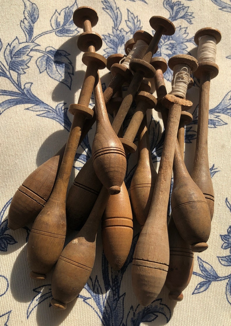 Collection de dentelle aux fuseaux français vintage faisant des bobines en bois image 6