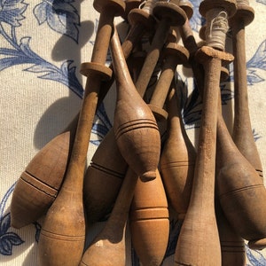 Collection de dentelle aux fuseaux français vintage faisant des bobines en bois image 1