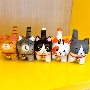 Handmade Wooden Cat Figurine,Personalized Wooden Bell Cat Figurine,Desk Decor,Cat Ornaments,Birthday Gift,Gift For Her,Unique Cat Lover Gift