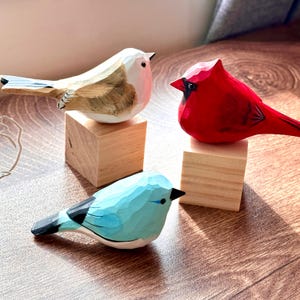 Hand Cardinal Wood Carving Bird Figurine,Custom Country Style Bird Ornaments,Gift for Bird Lovers, Natural Style Decoration,Bird Decor Gifts