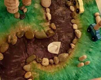 Dirt Road Playsilk: tappeto da gioco Waldorf tinto a mano