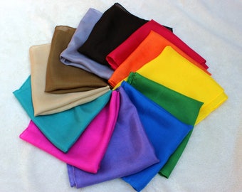 Playsilk Set da 12: seta Habotai arcobaleno tinta a mano - Waldorf Toys.