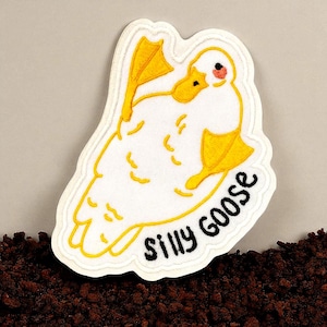 Silly Goose Embroidered Patch – Funny Goose Iron On or Sew On Badge, Cute Animal Applique for Jacket, Backpack, Hat, Gift