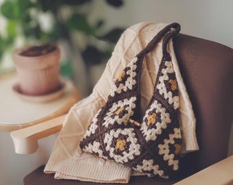 Bolso cuadrado de ganchillo hecho a mano estilo abuela, bolso de hombro bohemio