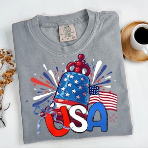 EUA Clipart Patriótico do Sino da Liberdade Vermelho Branco Azul Design de Camiseta 4 de Julho Clipart de Sublimação Patriota Coquete Design Estético PNG 4 de Julho