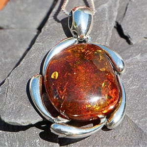 Cognac Baltischer Bernstein Anhänger Blumenkrone Design in 925 Sterling Silber Handgemachter Schmuck Natürliches Organisches Juwel Einzigartiges Geschenk für Sie