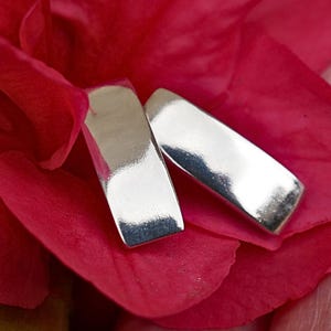 Pendientes rectangulares de plata de ley, minimalistas y elegantes, ideales para el día a día. Regalo perfecto. imagen 10