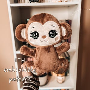 Molde para brinquedo de pelúcia de macaco ITH, desenho para bordado à máquina, 4 tamanhos, pelúcia de animal da selva