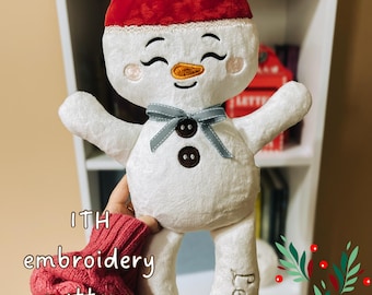 Peluche de muñeco de nieve navideño ITH – 3 tamaños con guía paso a paso en PDF