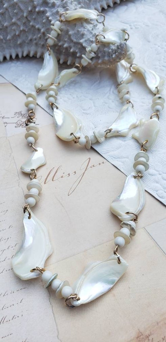 Mother of pearl vintage necklace - image 1