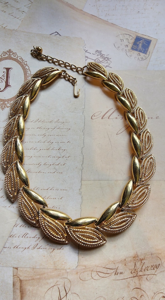 Golden leaf necklace