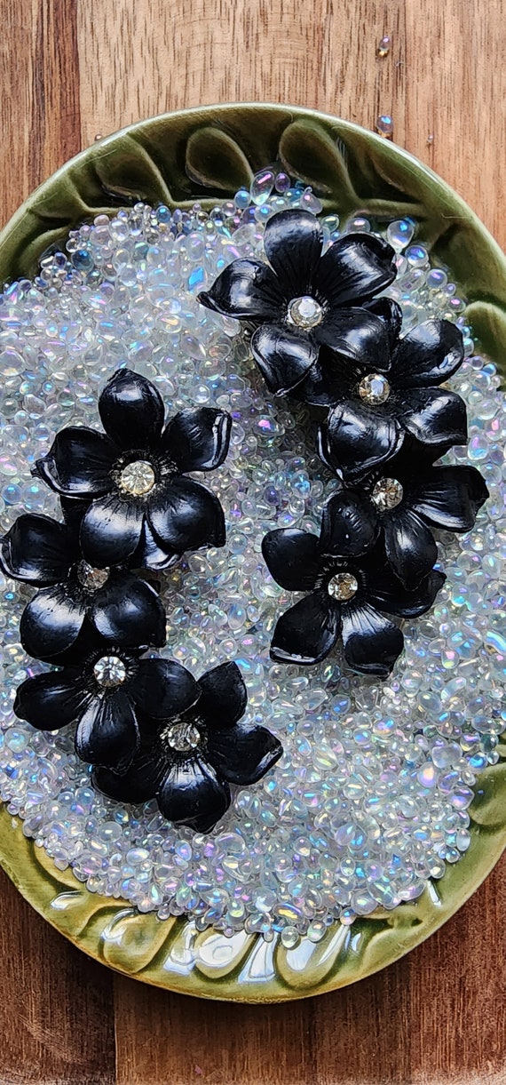 Black bouquet