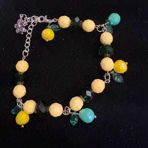 Lemon Lime Charm Bracelet – Handmade Green & Yellow Beaded Jewelry – Summer Citrus Fruit Accessory – Fresh Fun Gift for Her