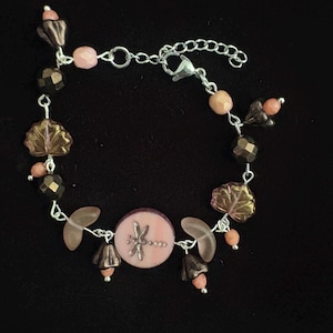 Pink Dragonfly Charm Bracelet – Nature-Inspired Beaded Jewelry with Leaves, Flowers & Czech Glass – Handmade Fairycore Cottagecore Gift
