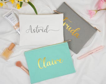 Bridesmaid Gifts Makeup Bag for Her,Bridesmaid Gifts Wedding Day Bridesmaid Proposal Gifts for her,Gifts for Mom, Custom Name Cosmetic Bag