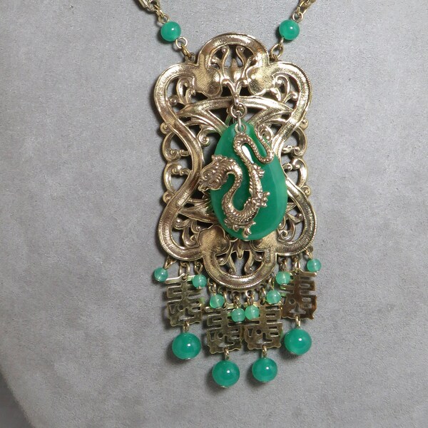 ASIAN Gold & Jade Green Dangle Pendant Necklace and Clip Earrings w/ DRAGON     WJ49