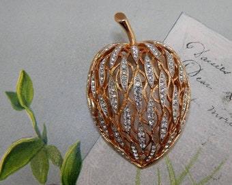 Clear Rhinestone Strawberry Shaped Gold Tone Brooch Pin     RM10