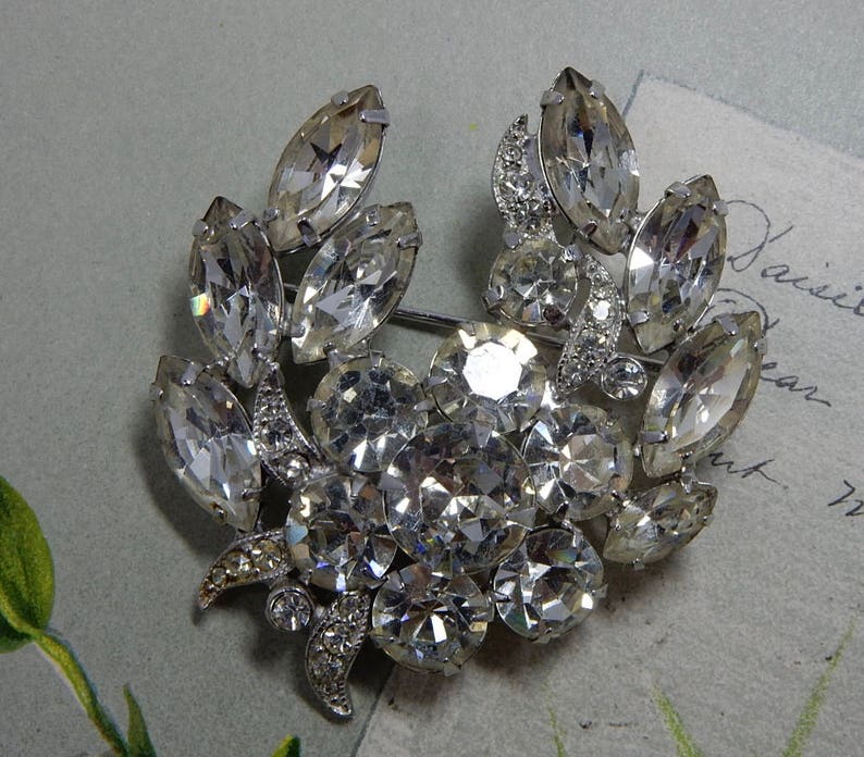 EISENBERG Signed Laurel Shaped Brooch Pin ODQ17