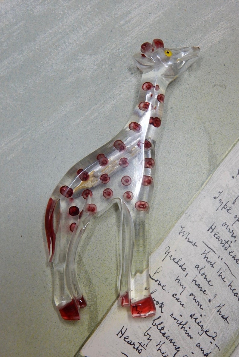 1940s Reverse Carved Lucite GIRAFFE Brooch w/ Painted Accents QCD10 image 1