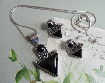 950 Sterling Silver & Onyx Abstract Pendant Necklace and Post Earrings Set.   WAH37