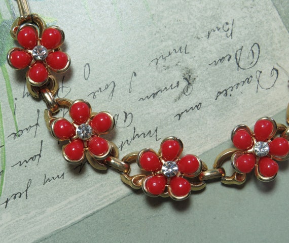 Vintage RED Plastic Dime Store Flower Bracelet.  … - image 2