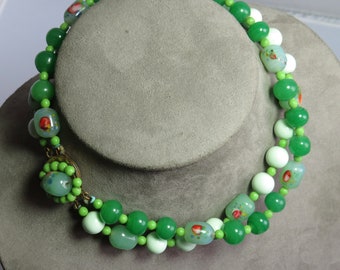 Vintage GREEN Art Glass Bead Choker Necklace    WS52