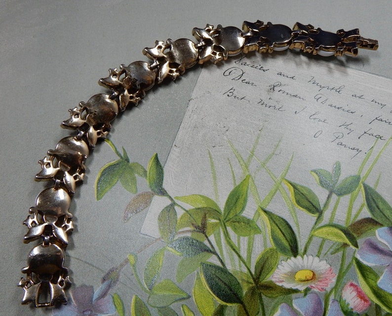 Crown TRIFARI Signed Gold /& White Melon Fruit Link Bracelet QD7