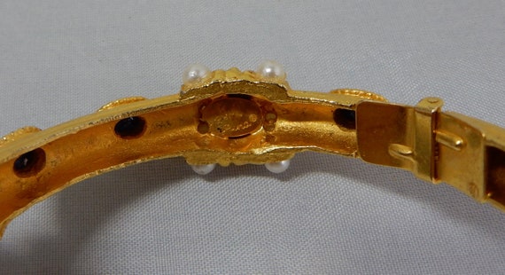 KJL Kenneth Jay Lane LAGUNA Gold Hinged Bangle w/… - image 3