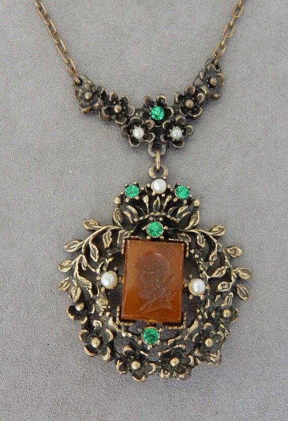 SELRO SELINI Carved Cameo Stone Pendant Necklace … - image 2