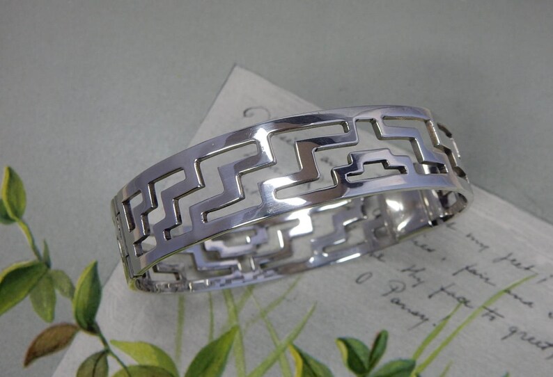 Artisan Crafted Sterling Silver Hinged Bracelet w Openwork Geometric Design PP5