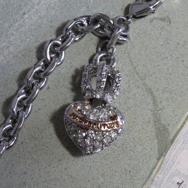 JUICY COUTURE Signed Silver Tone Chain & Rhinestone Heart Charm Bracelet   UZ7