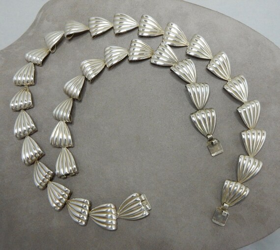 NAPIER Signed Sterling Silver Fan Shaped Link Choker Necklace