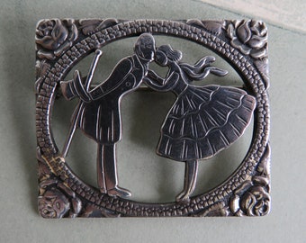 Vintage Sterling Silver Silhouette Brooch Kissing Courting Couple   WS23