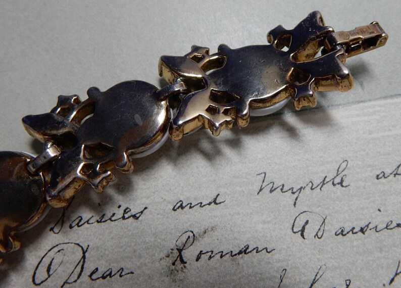 Crown TRIFARI Signed Gold /& White Melon Fruit Link Bracelet QD7