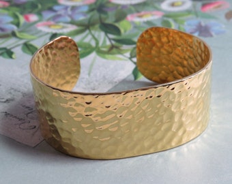 Crown TRIFARI Signed Hammered Gold Tone Cuff Bracelet    WS31