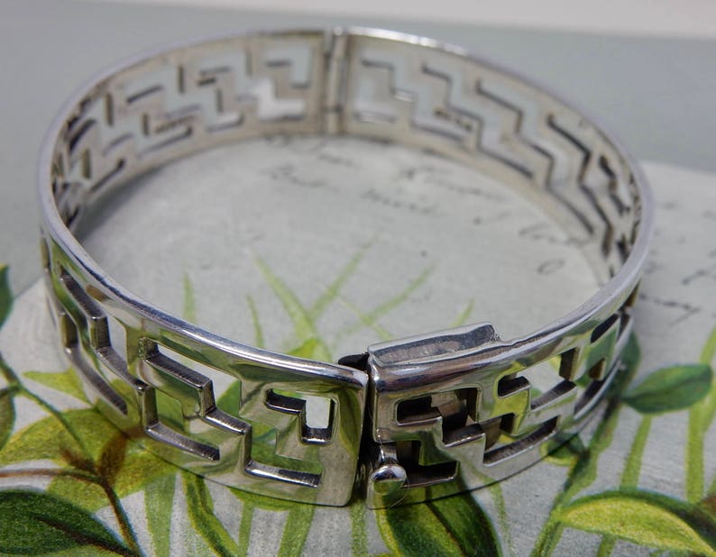 Artisan Crafted Sterling Silver Hinged Bracelet w Openwork Geometric Design PP5