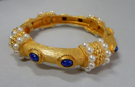 KJL Kenneth Jay Lane LAGUNA Gold Hinged Bangle w/… - image 5
