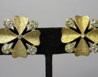 SCHRAGER Signed Gold & Rhinestone Clover Shape Clip Earrings     TAT6