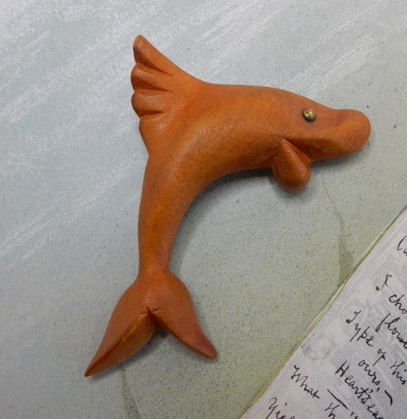 Vintage Carved Wood FISH Brooch or Pins 1940    R… - image 3