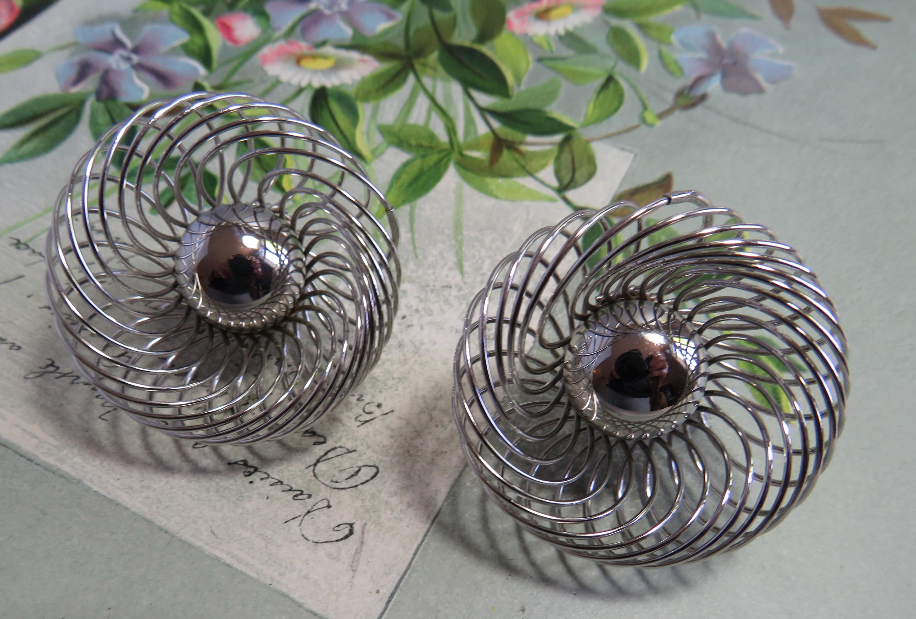 Retro VENDOME Signed 70s Silver Slinky Spiral Clip Earrings
