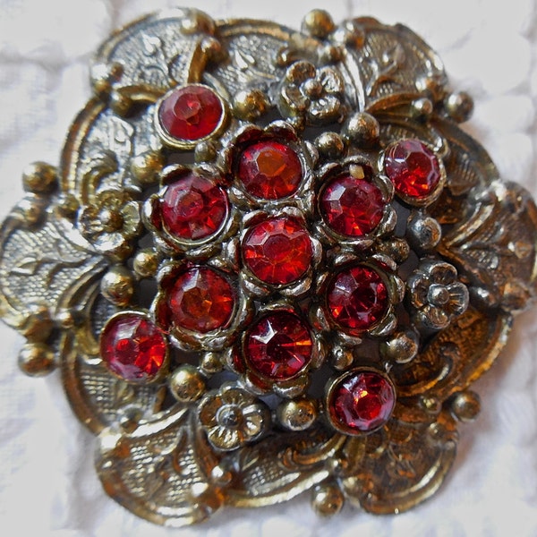 1920 Signed LITTLE NEMO Pot Metal & Red Rhinestone Big Button