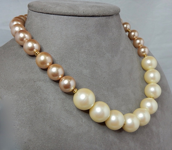 MONET Signed 2-Tone Pearl Necklace    QCG49 - image 2