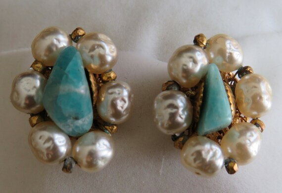 MIRIAM HASKELL Signed Gold, Pearl & Turquoise Cli… - image 4