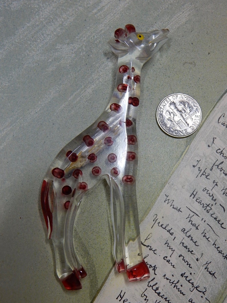 1940s Reverse Carved Lucite GIRAFFE Brooch w/ Painted Accents QCD10 image 2