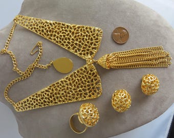 3 pc. SARAH COVENTRY Gold Tone Tassel Necklace Set w/Earrings & Ring.    ZG50