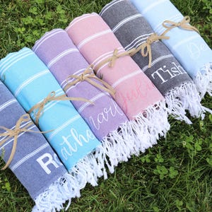 Toalhas personalizadas para madrinhas - Presentes para chá de panela - Despedida de solteira - Toalha turca - Presentes para noivas - Presentes para madrinhas