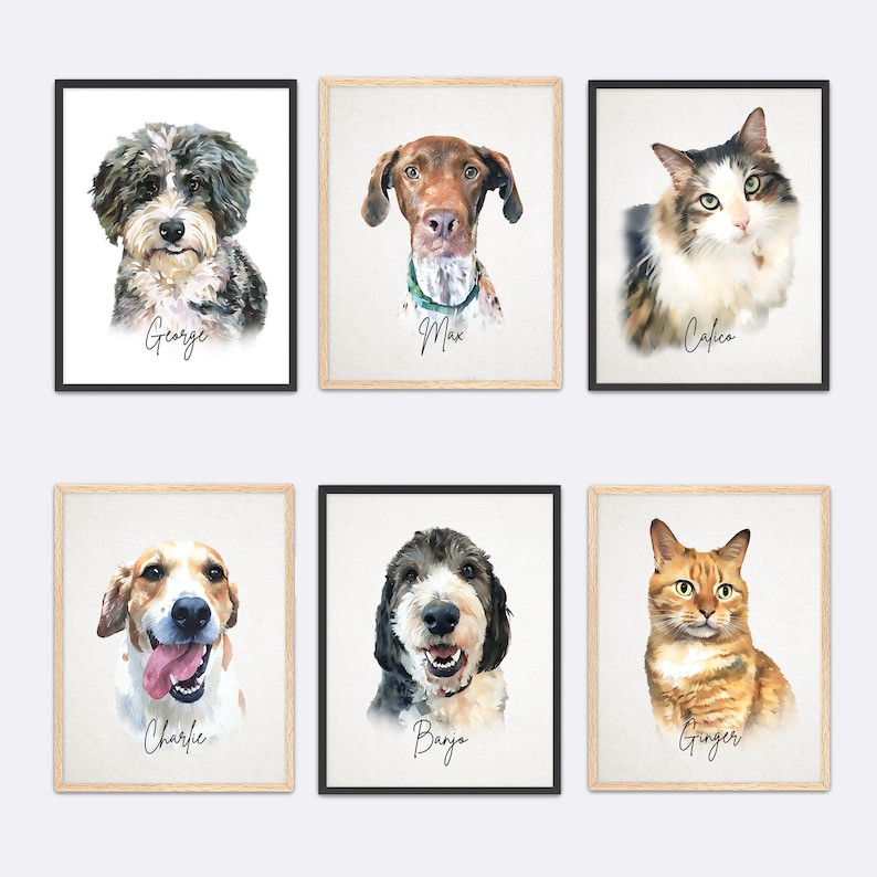 Puede incluir: Seis retratos de mascotas en acuarela enmarcados. Los retratos presentan perros y gatos con nombres como George, Max, Calico, Charlie, Banjo y Ginger. Cada retrato tiene un estilo de marco diferente.