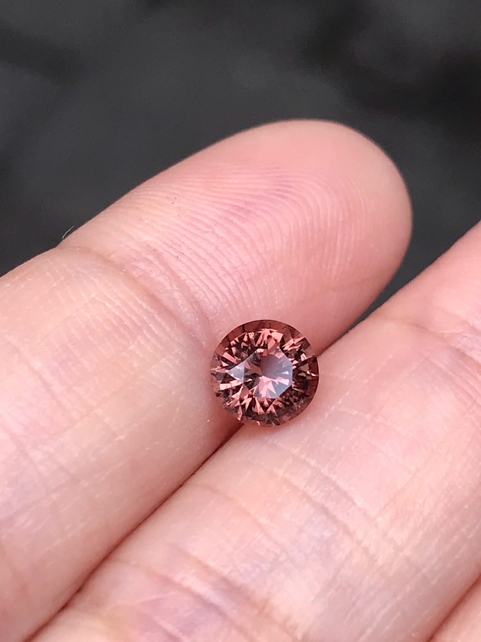 5.5mm Light Brown Spinel to make women ring & pendant, 100% Natural, No Oil, No Treatment from Luc Yen, Vietnam