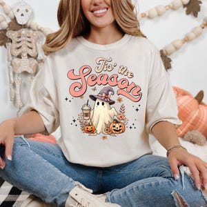 Vintage Halloween Comfort Colors® Shirt, Tis&#39; the Season, Retro Halloween Aesthetic, Women&#39;s Halloween Shirt, Pumpkin Witch Graphic Tee