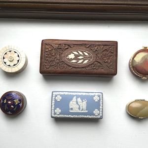Vintage Trinket Boxes / Snuff Boxes / Pill Boxes mix of ceramic, wood, inlay style, Art deco, Victorian, Oriental, Asian, minimal, engraved